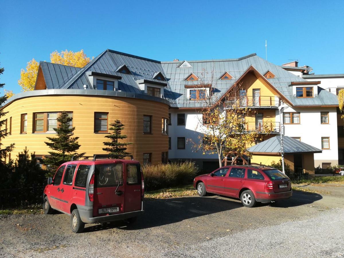 Apartments Rokytka 308 & 405 Рокицани Экстерьер фото